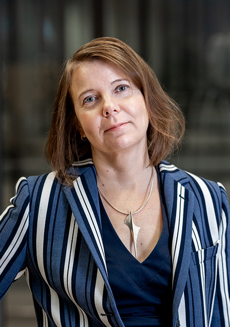 Marika Senishch is an Attorney-at-Law and Master of Laws (trained judge), specialising in public procurement, contracts, and compliance.